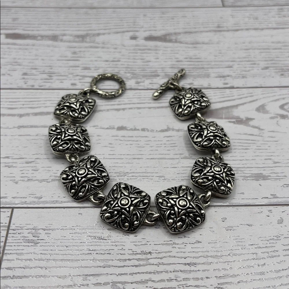 Bracelet Bailey Silver Floral Bracelet Vintage Swirl Toggle Closure